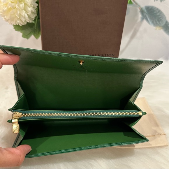 GORGEOUS GREEN AUTH LOUIS VUITTON EPISODE SARAH WALLET WOC BOX & DUST BAG - Picture 5 of 16
